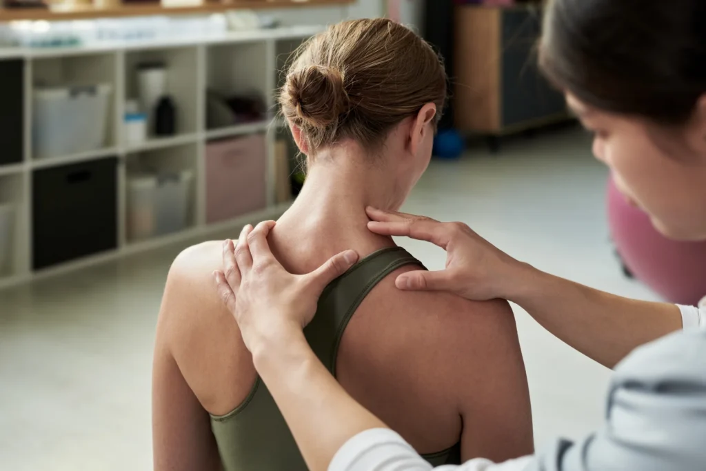 adjusting spine during physical therapy session 2026 01 09 06 49 31 utc